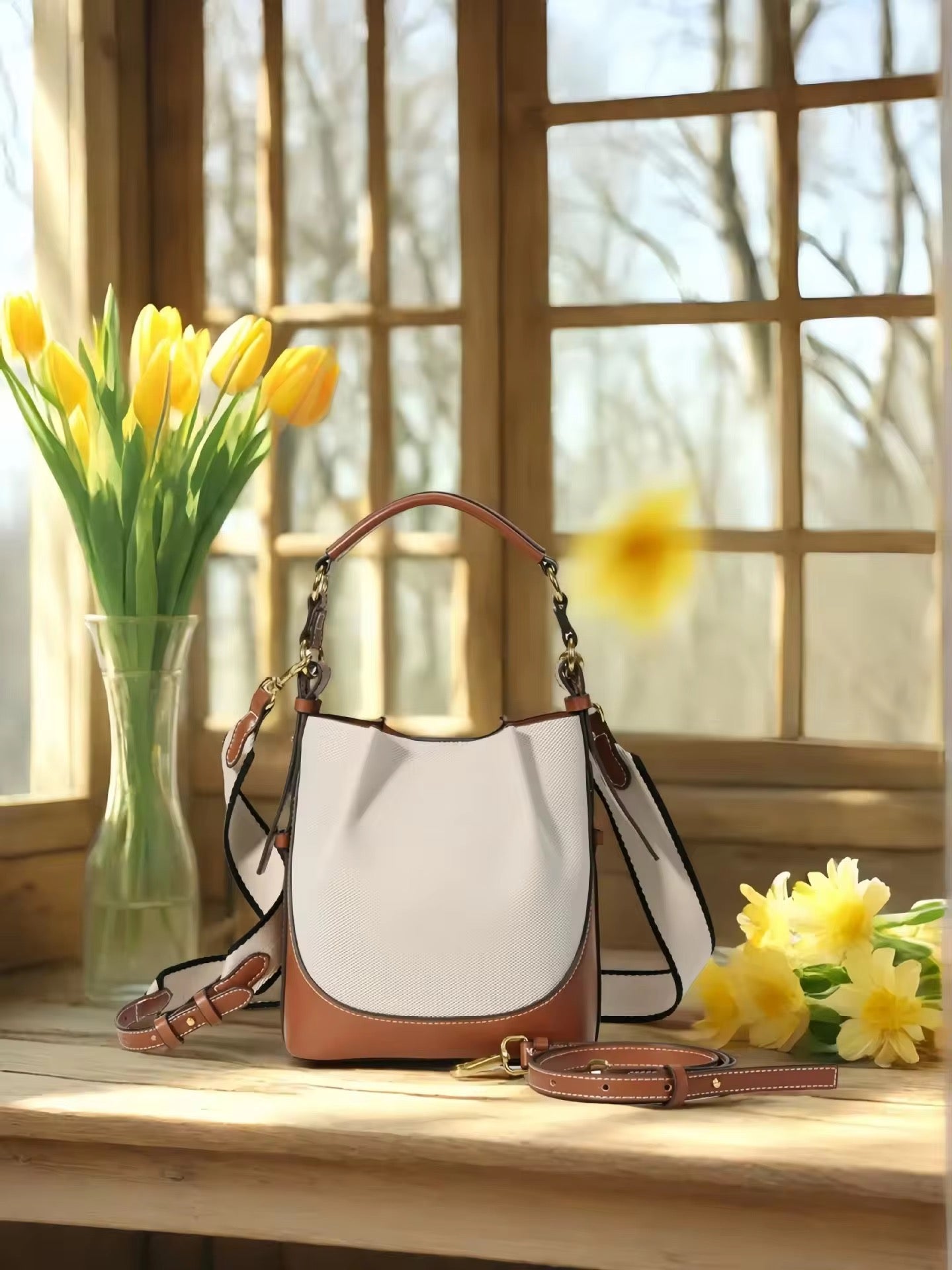 LUNA BUCKET BAG