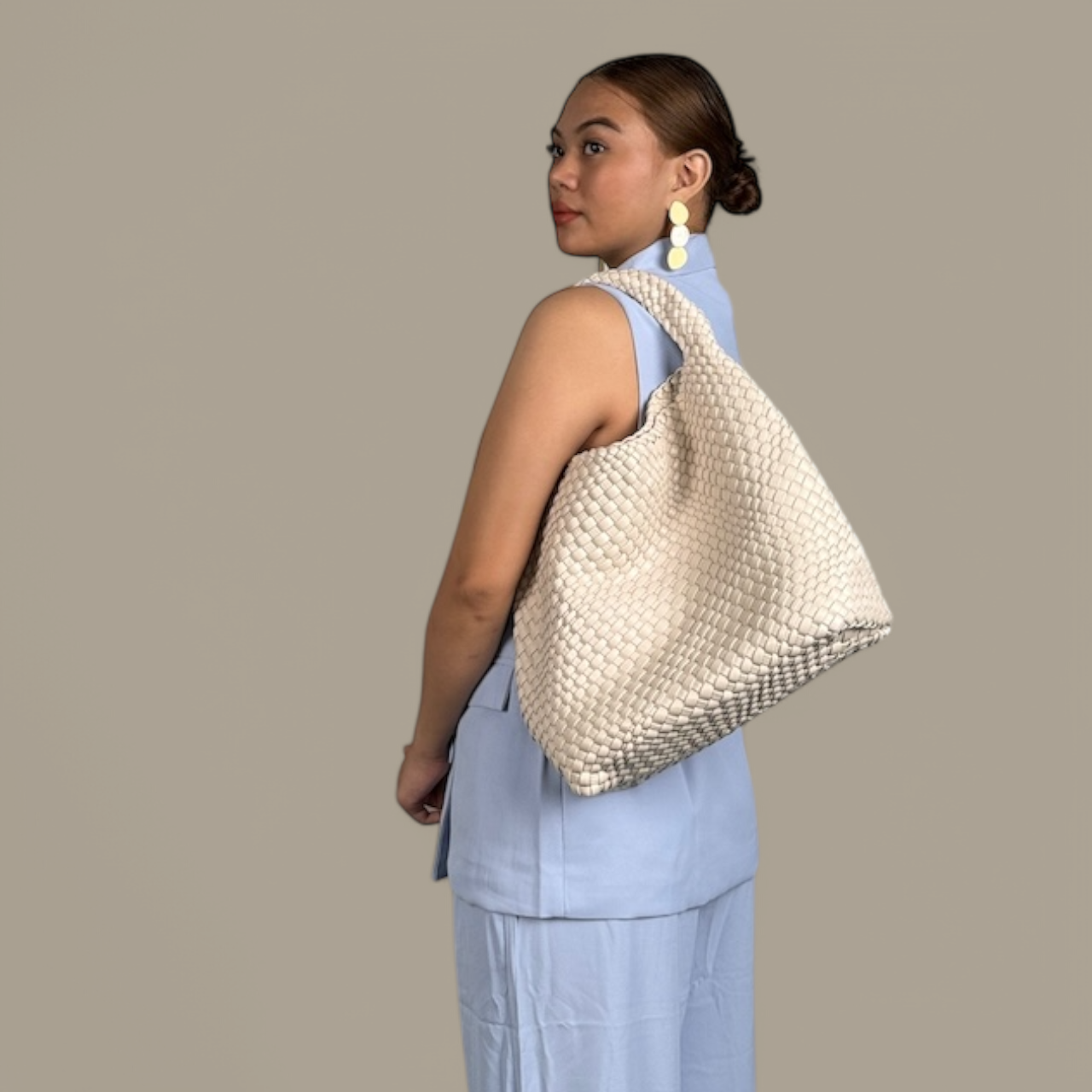 PRE-ORDER: SAND LARGE BINDLE BAG