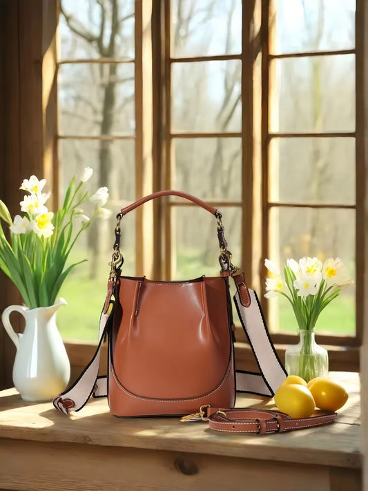 LUNA BUCKET BAG