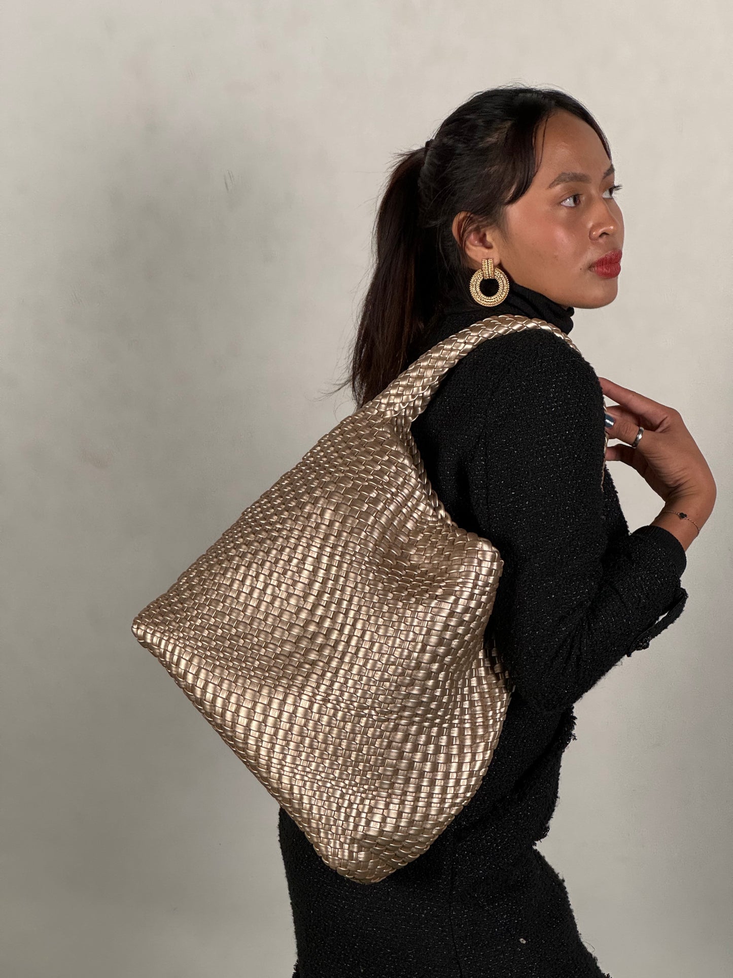 CHAMPAGNE LARGE BINDLE BAG