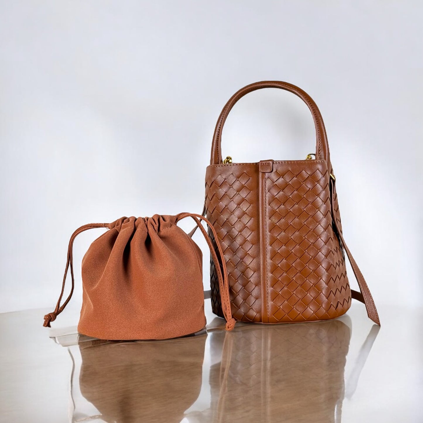 BROWN BUCKET LEATHER BAG