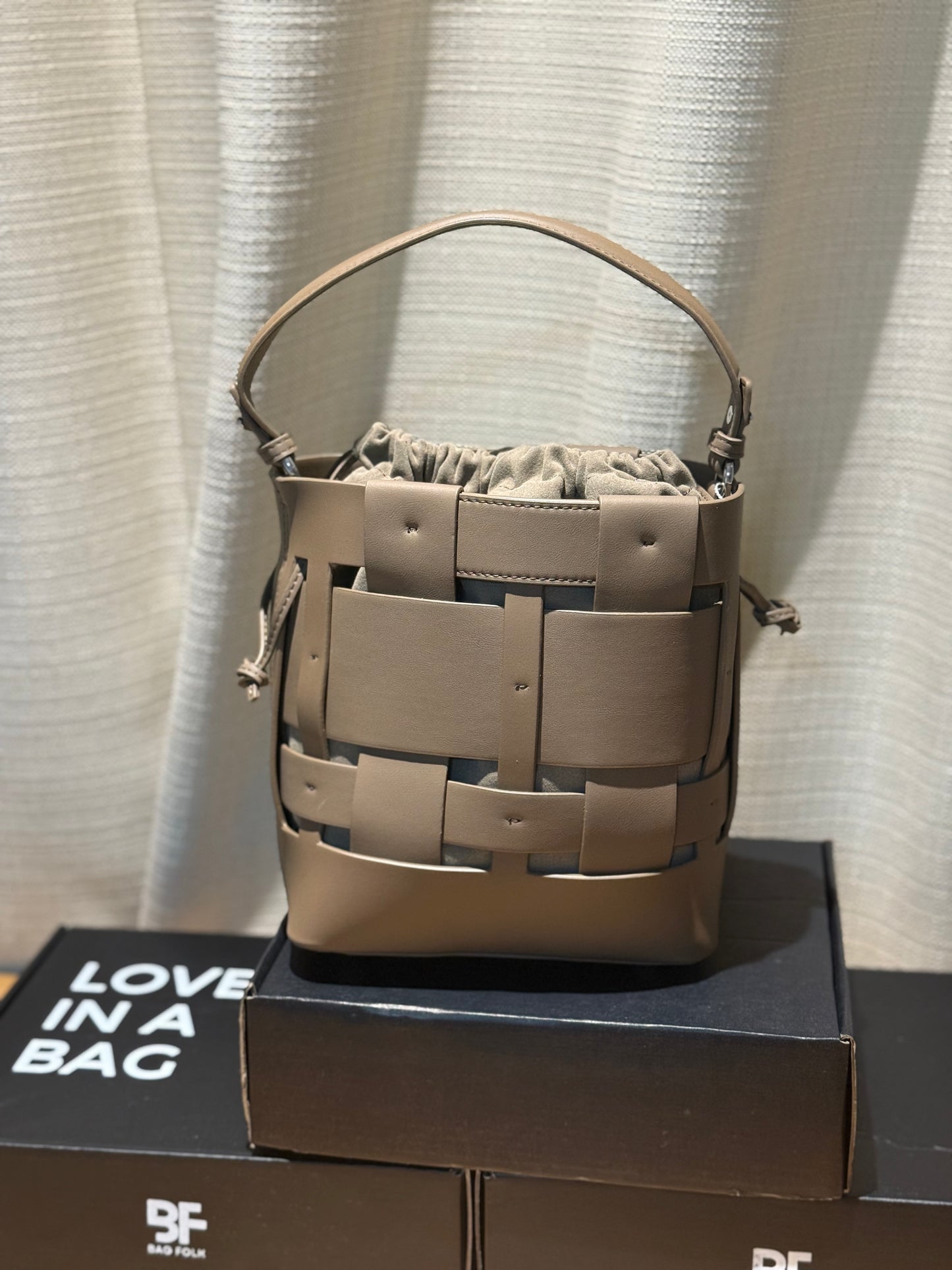 PRE-ORDER: DANIELA BUCKET BAG